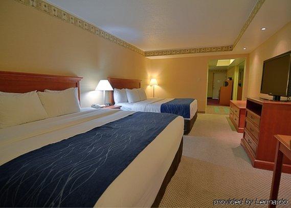 Comfort Inn & Suites Квакертаун Екстер'єр фото